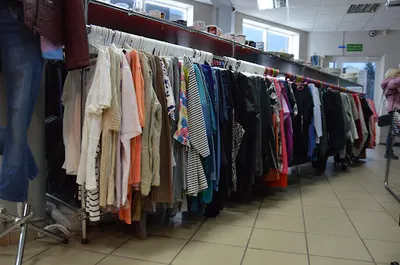 STYLÓWKA - ODZIEŻ UZYWANA & BIBELOTY